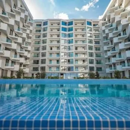 Infinity Pool - Pool &