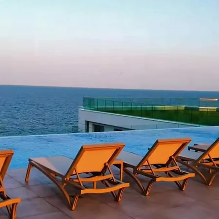 Infinity Pool - Pool & Apartment Navodari