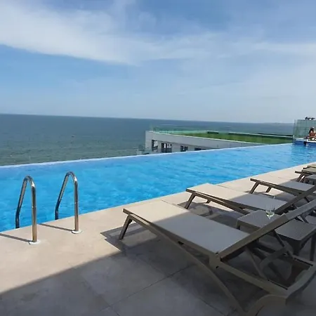 Infinity Pool - Pool & Navodari